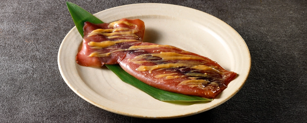 魚久のまついか京粕漬、調理前の切り身。まついか京粕漬のページへ